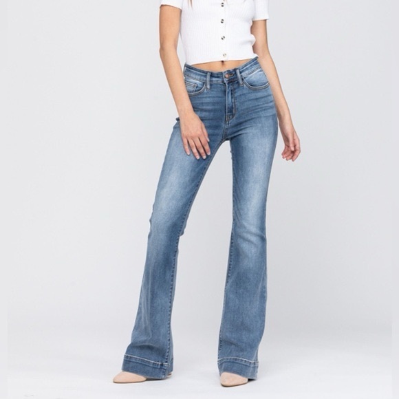 Judy Blue Trouser Flare Vintage-Inspired Light Blue Jeans Medium
Wash Size 11/30 - Picture 1 of 17